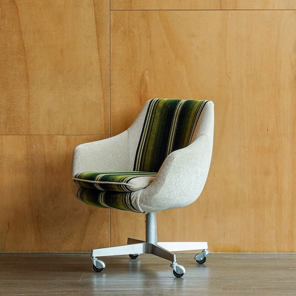 Cosmic 旋轉椅|Switch Furniture