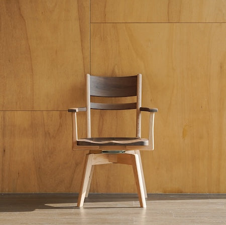 Sign 旋轉扶手椅|Ibata Interior