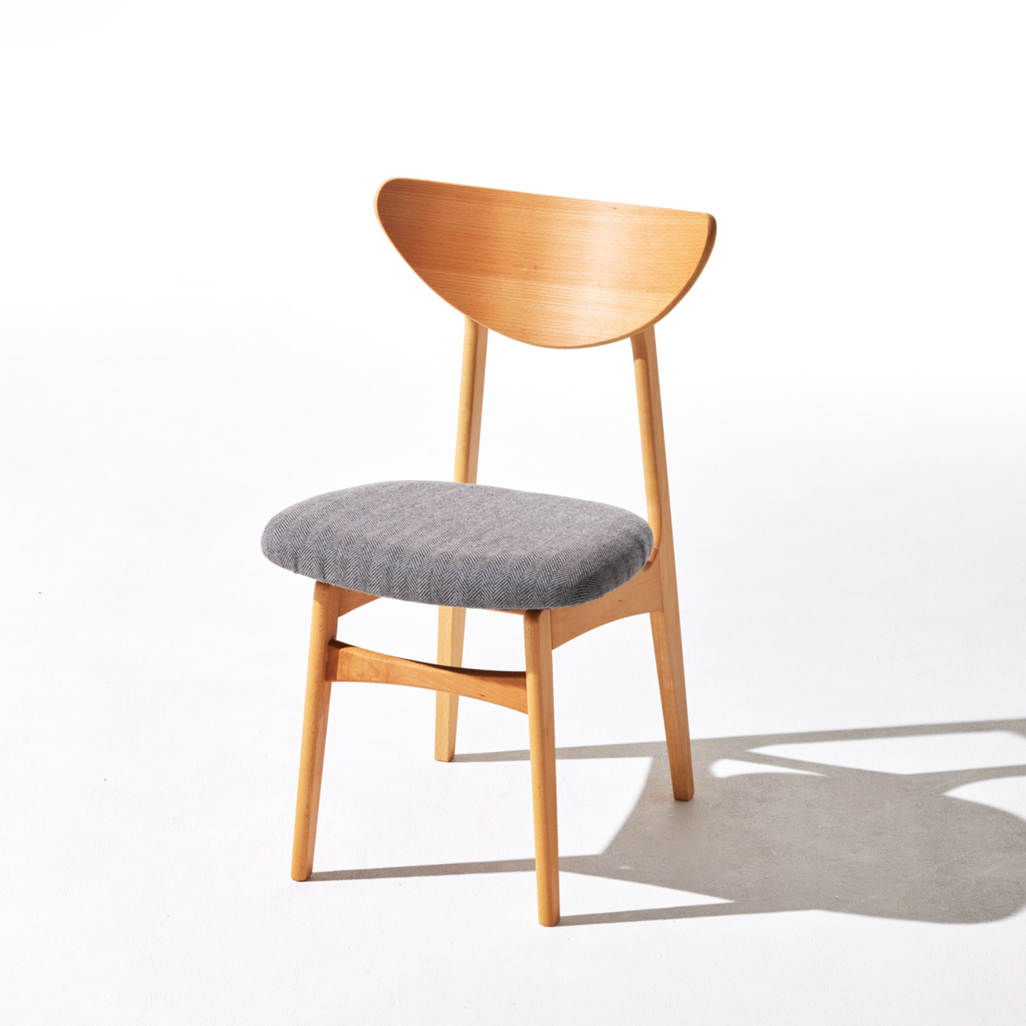 Karl 實木餐椅|Switch Furniture