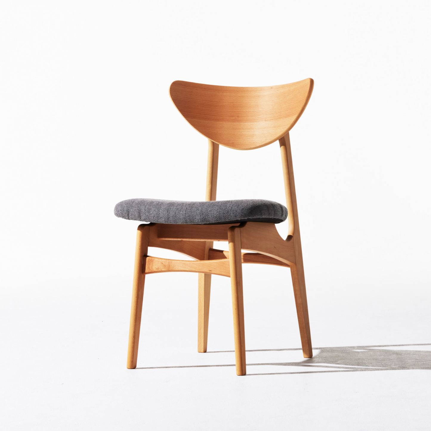 Karl 實木餐椅|Switch Furniture