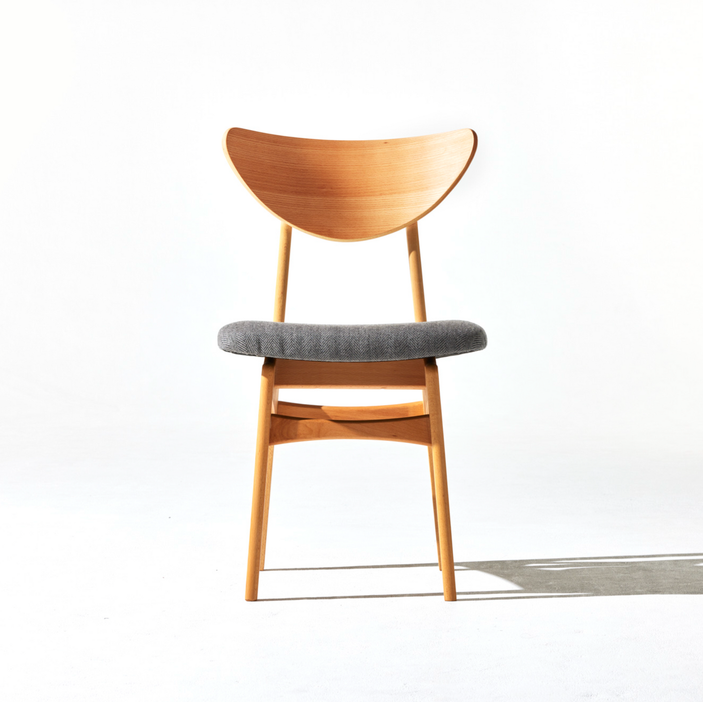 Karl 實木餐椅|Switch Furniture