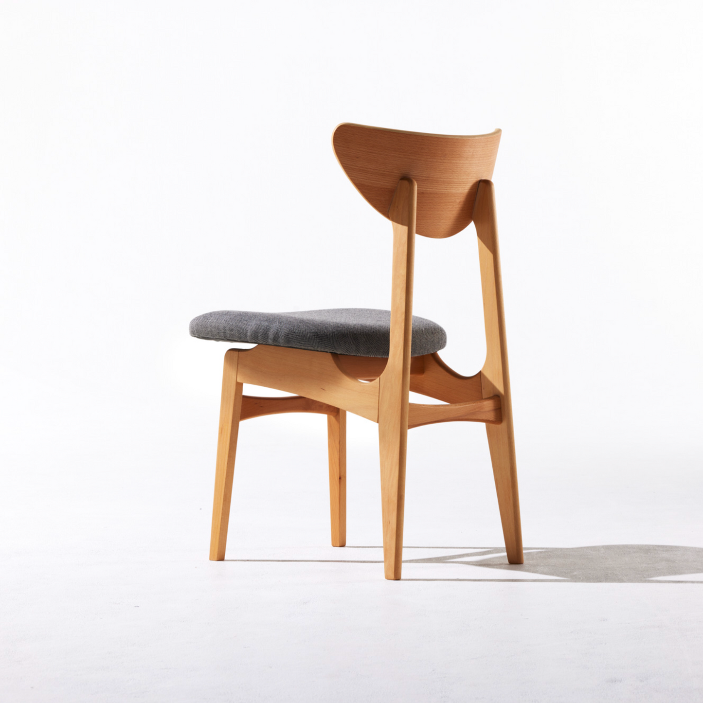 Karl 實木餐椅|Switch Furniture