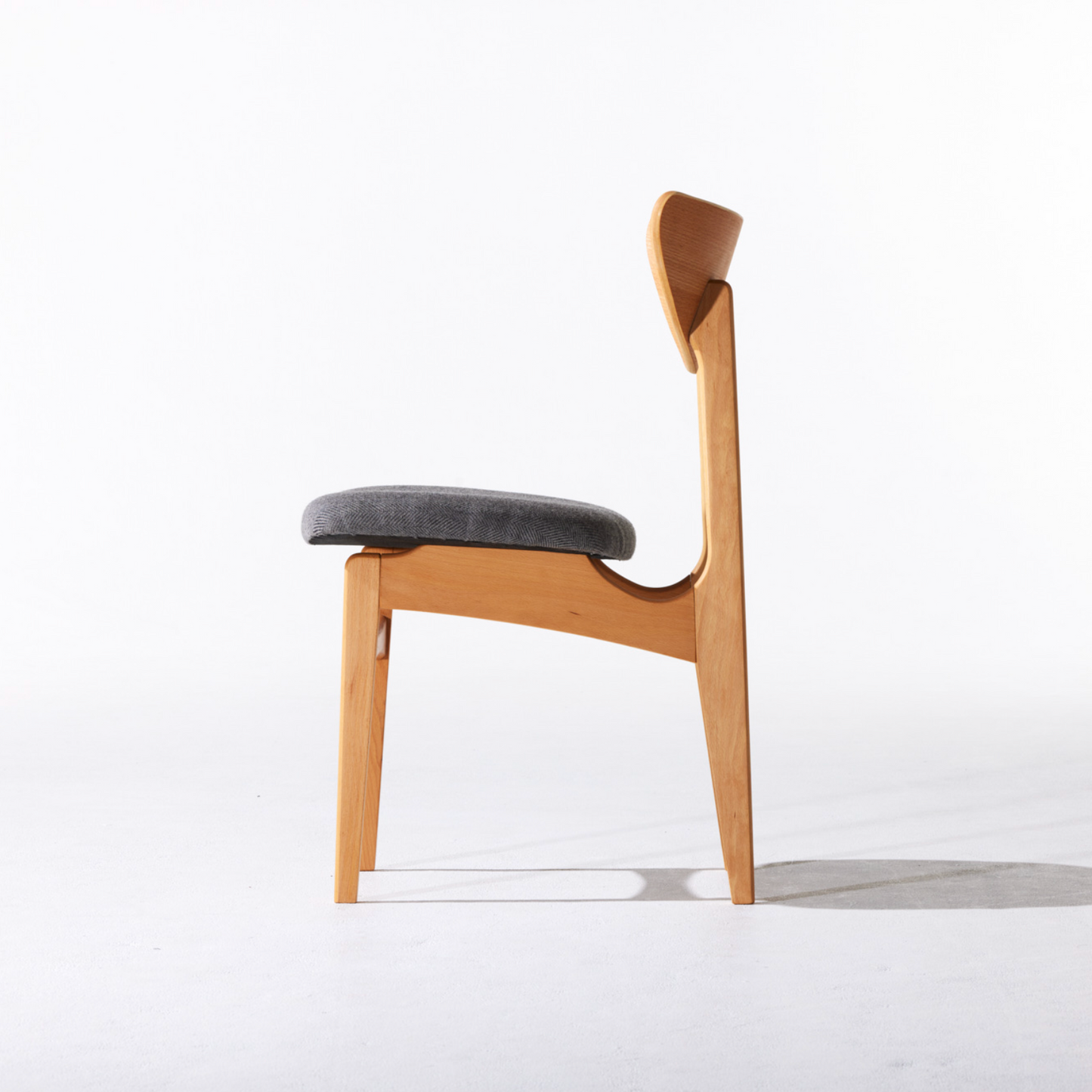 Karl 實木餐椅|Switch Furniture