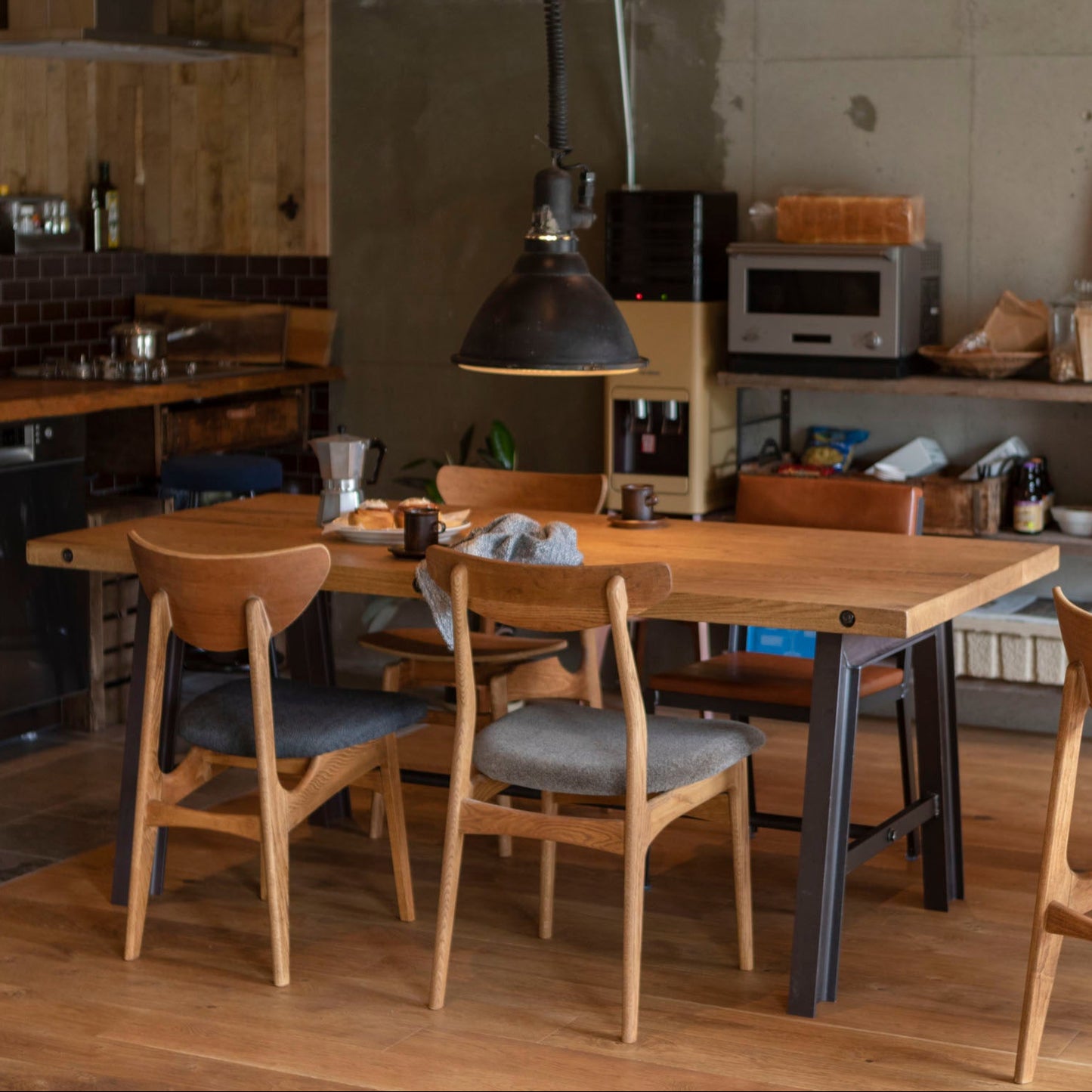Cordial 實木餐椅|Switch Furniture
