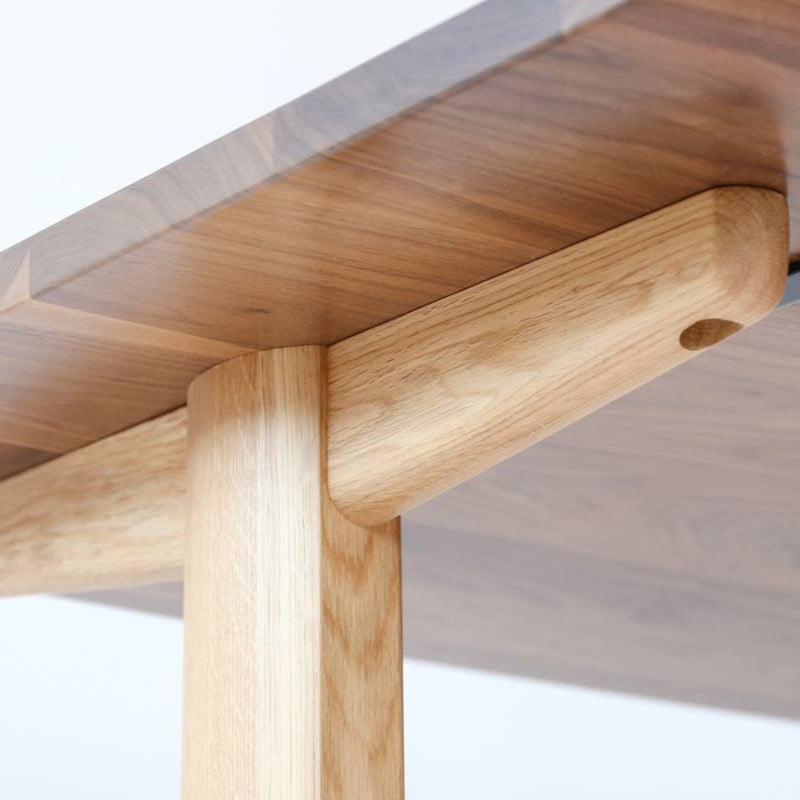 Sign 平滑桌面實木餐桌|Ibata Interior