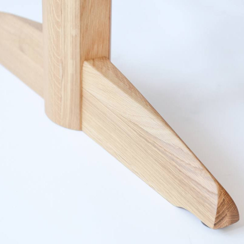 Sign 平滑桌面實木餐桌|Ibata Interior