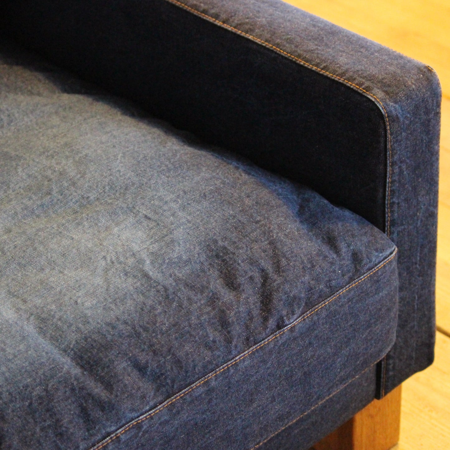 Monterey 北歐現代羽毛沙發|Switch Furniture