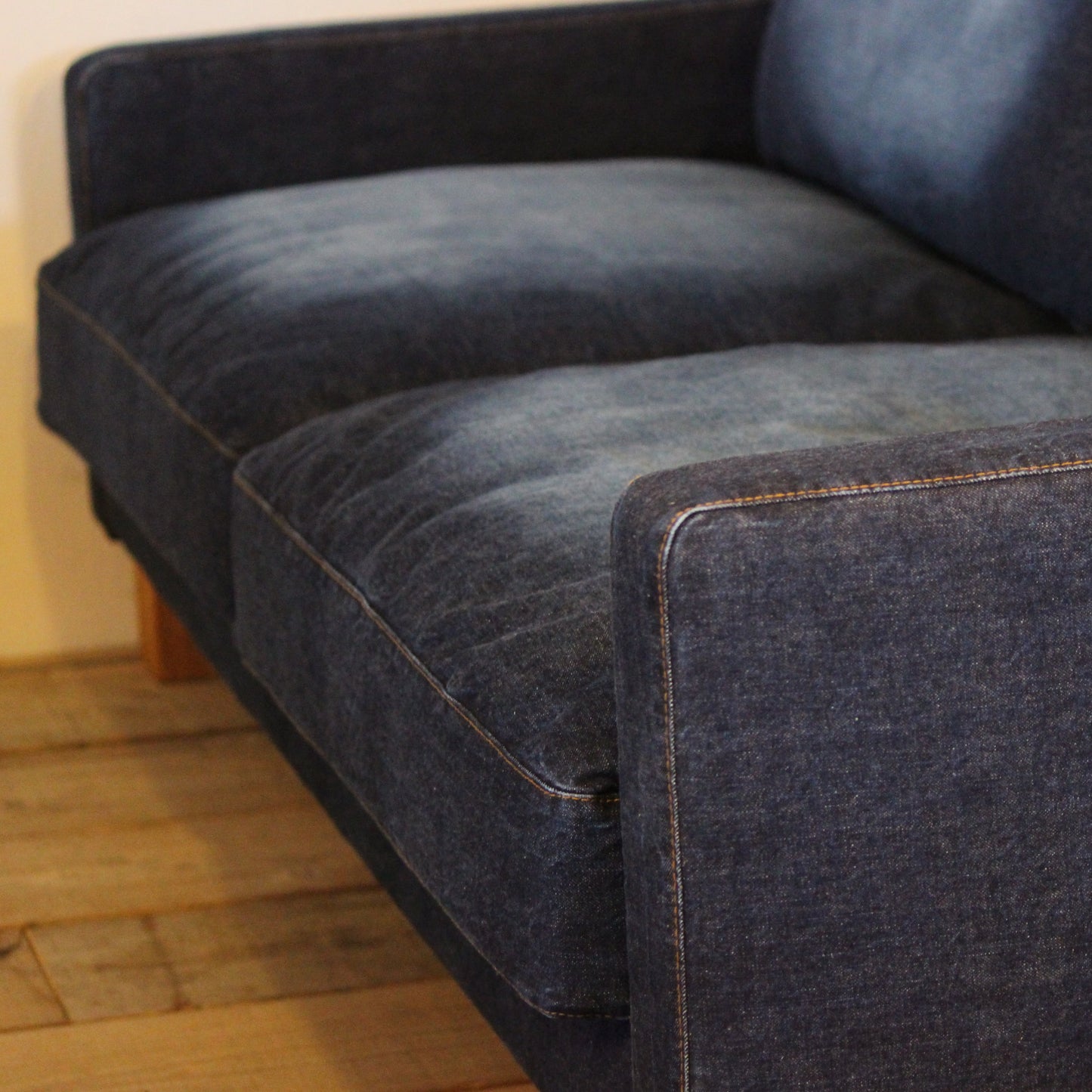 Monterey 北歐現代羽毛沙發|Switch Furniture