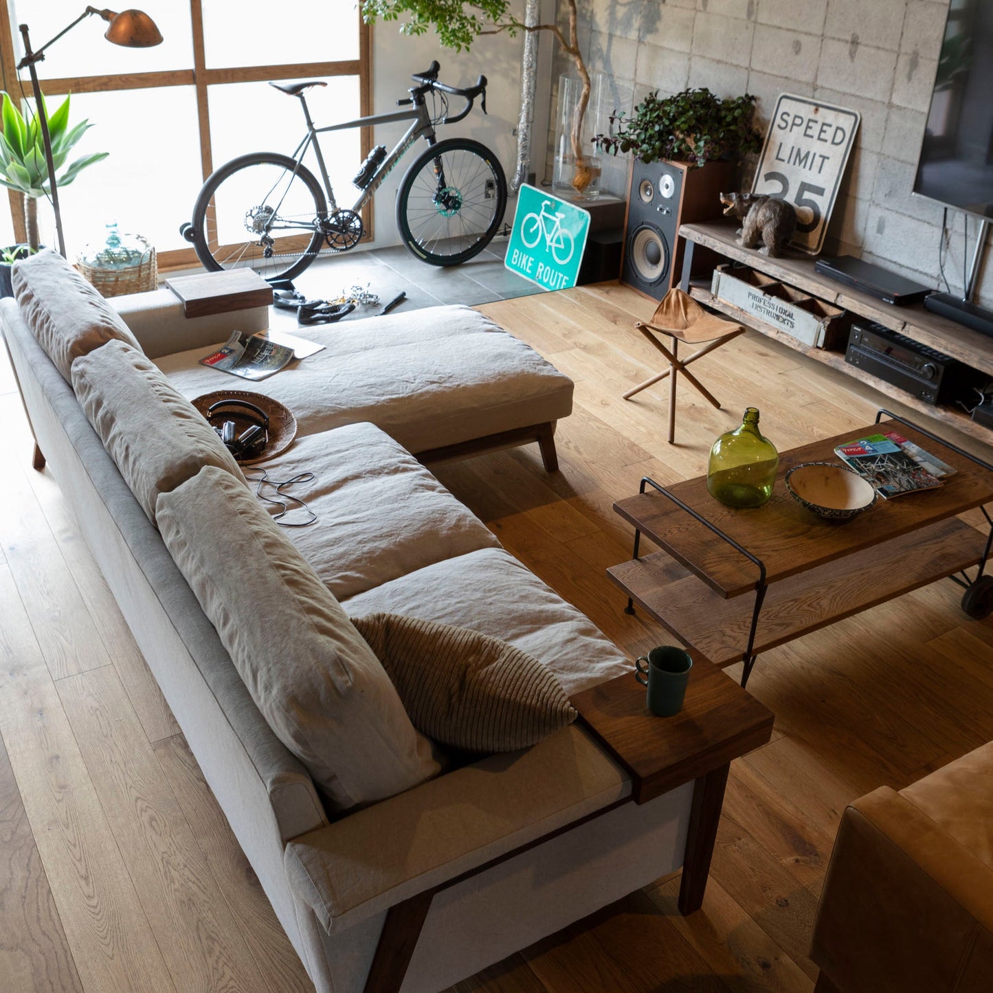 附輪實木茶几|Switch Furniture