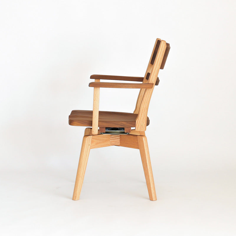Sign 旋轉扶手椅|Ibata Interior