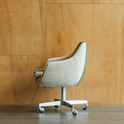 Cosmic 旋轉椅｜Switch Furniture