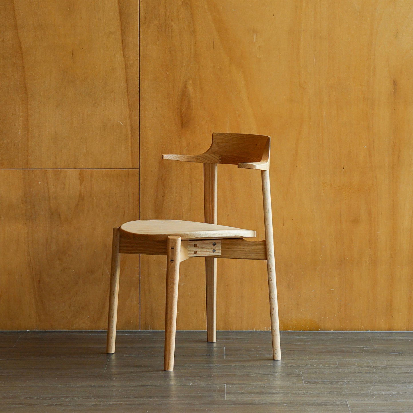 Ritz 實木半扶手椅｜Ibata Interior