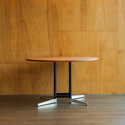 Karl 實木圓桌｜Switch Furniture