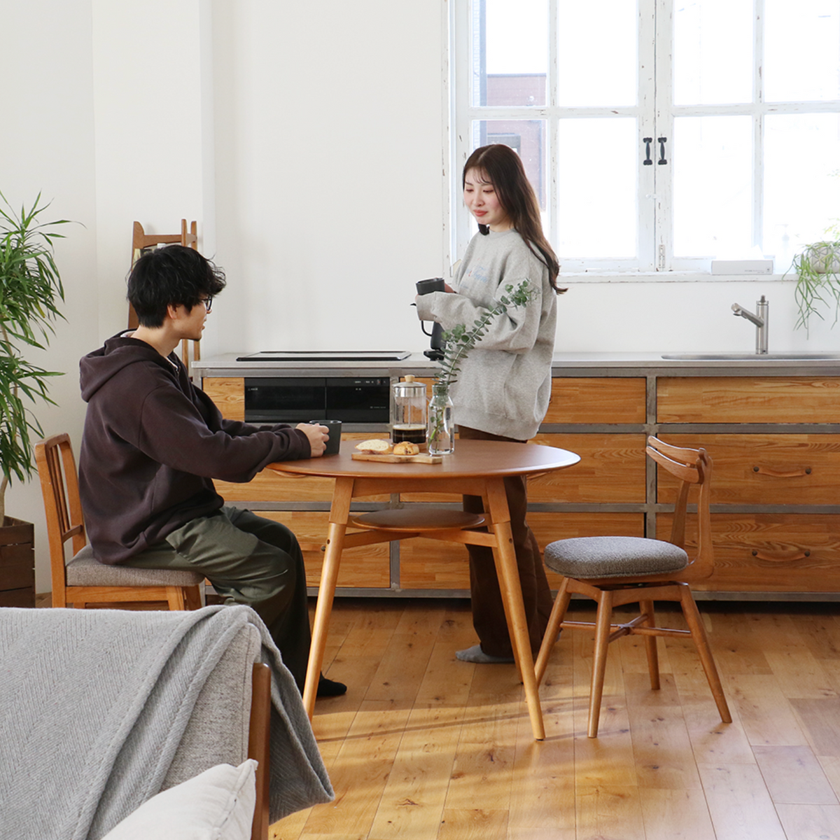 OAKER 旋轉椅｜Ichiba