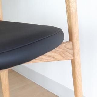 Ritz 靠墊椅背半扶手椅｜Ibata Interior