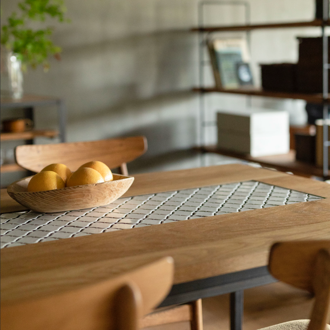 Tile 磁磚實木餐桌｜Switch Furniture