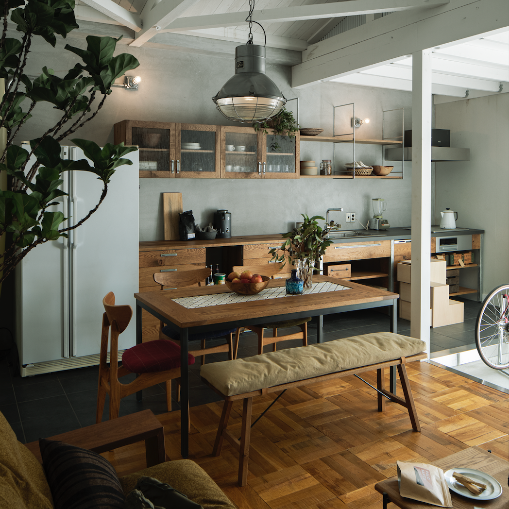 Tile 磁磚實木餐桌｜Switch Furniture